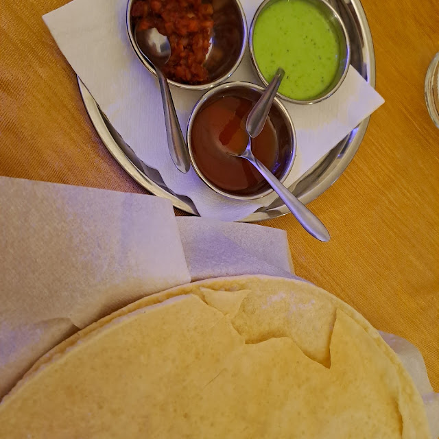 Obleas de Arroz Crujiente Con 3 Salsas