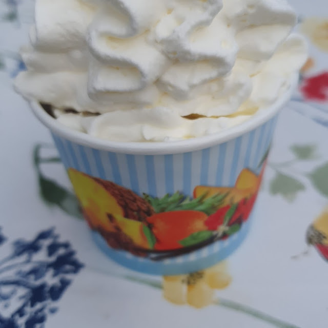 Cappuccino Und Bitte Mit Sahne