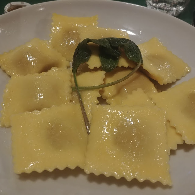 Ravioli Di Zucca Burro E Salvia