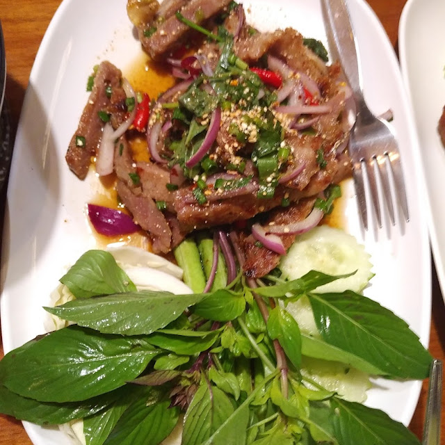 Spicy Grilled Pork Salad