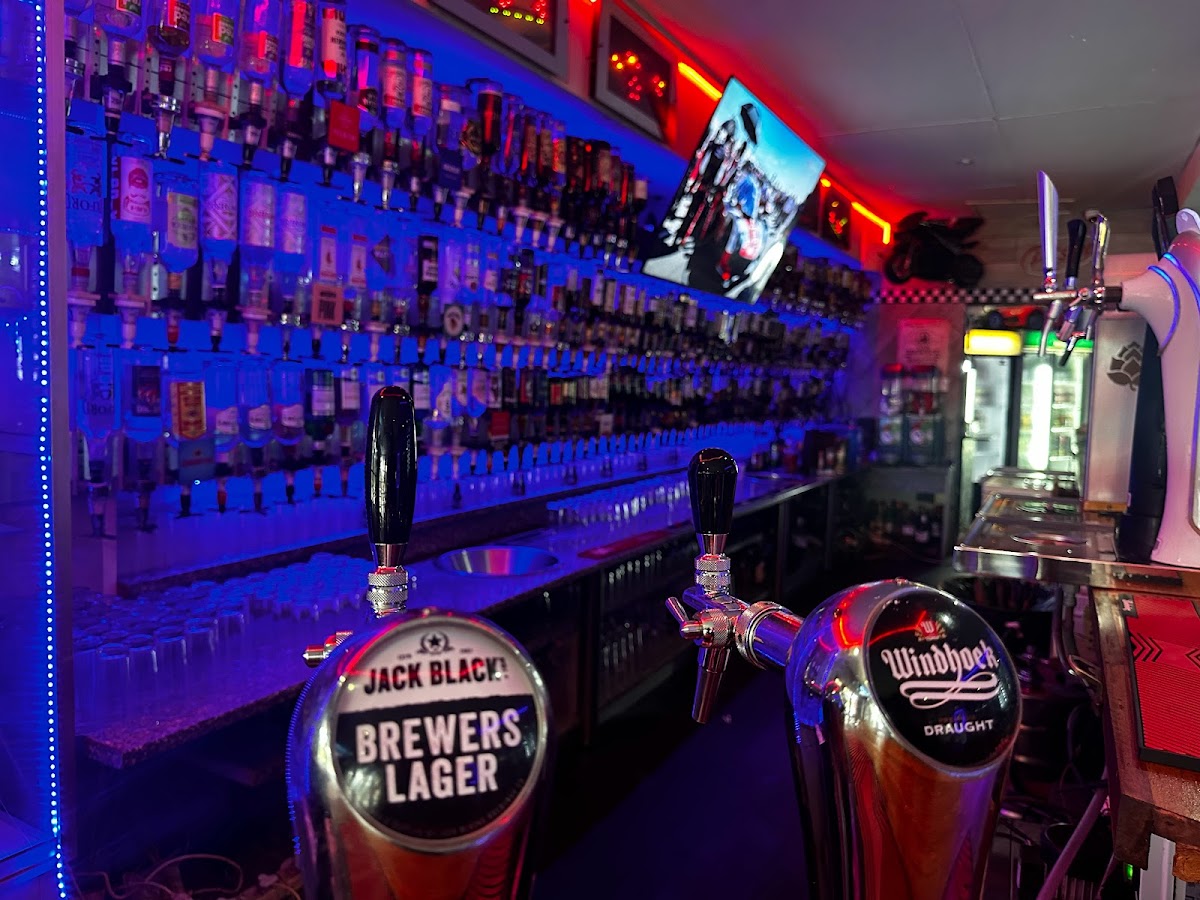 Pitstop Restaurant & Pub