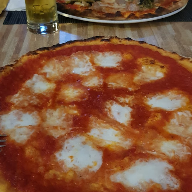Pizza Con Mozzarella Di Bufala