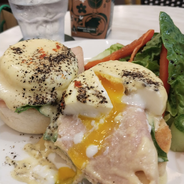 Egg Hollandaise Sauce