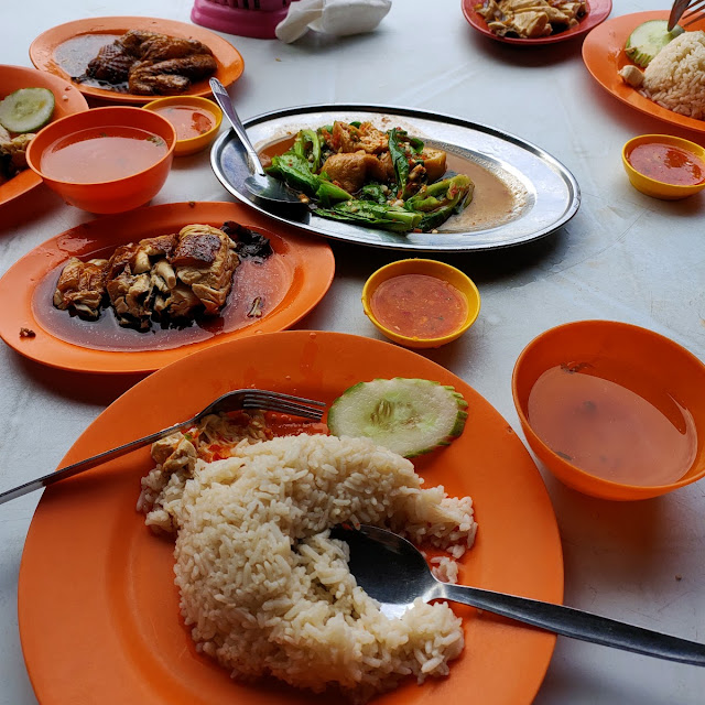 Nasi Ayam & Sayur Kailan Goreng