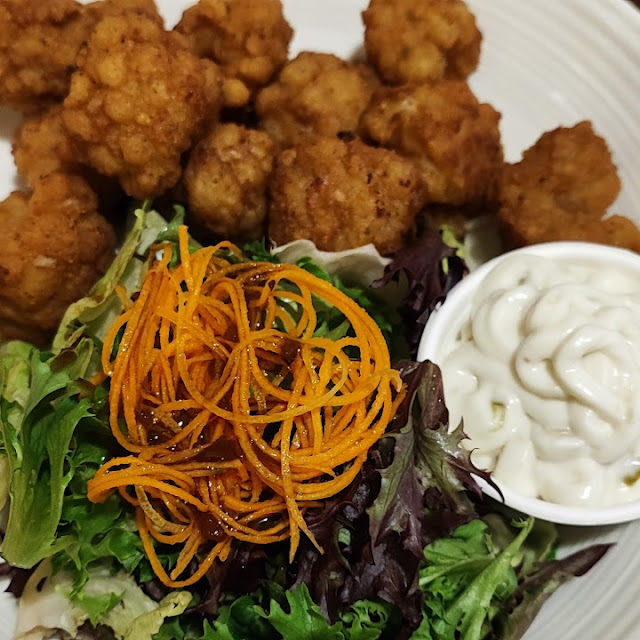 Salt and Pepper Calamari with Tartar Sauce and Salad