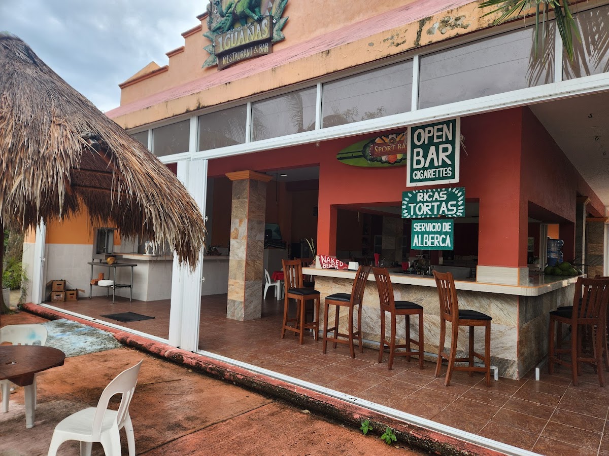 Iguanas Restaurant & Bar