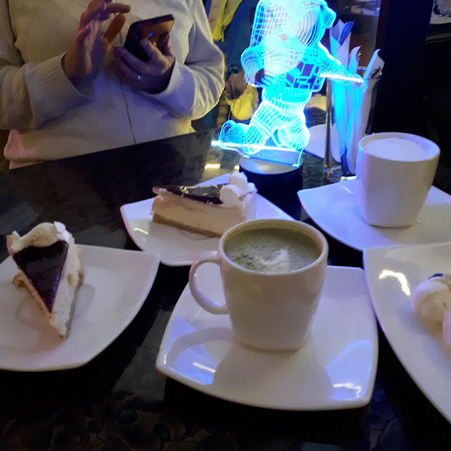 Cafe de Matcha Y Pastelitos