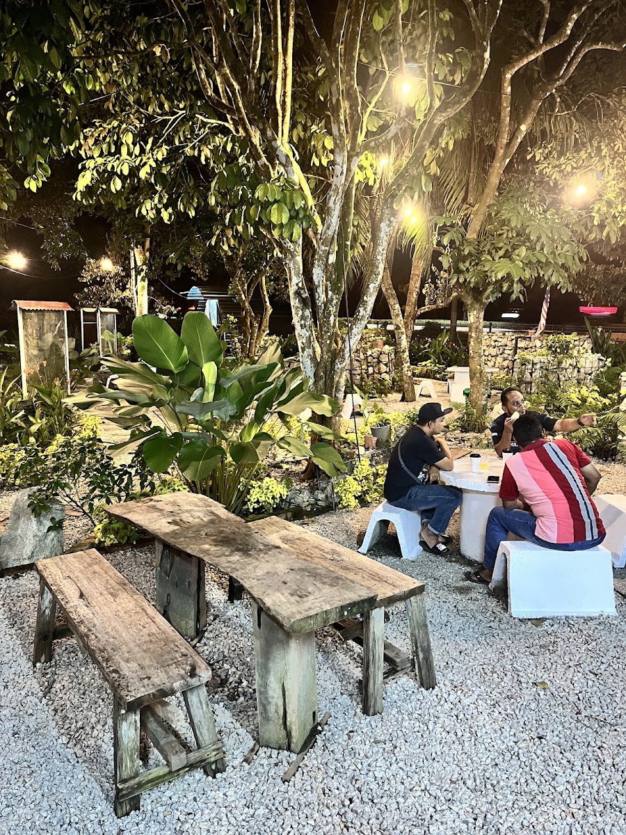 Akar Kopi ( Batu Sebelas, Kuantan )