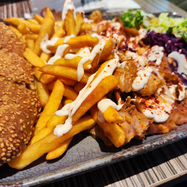 Dönerteller Mit Pommes