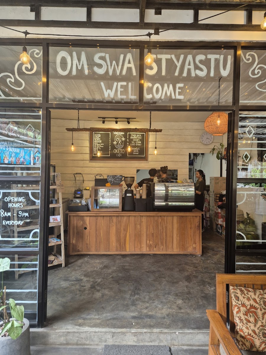 Oketo Cafe Candidasa