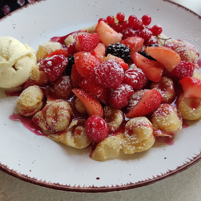 Früchte Auf Waffel