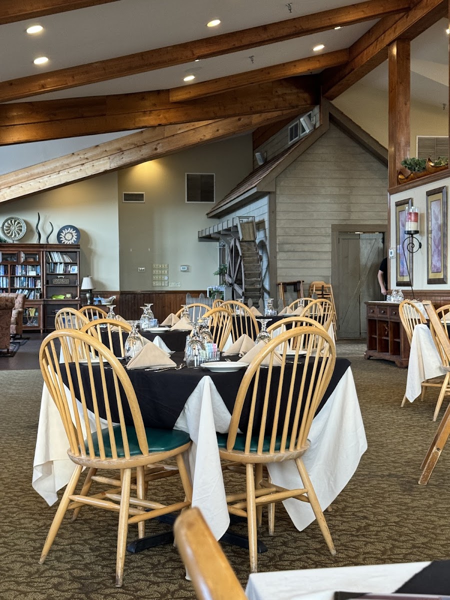 Maples Restaurant & Tavern