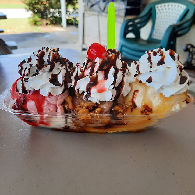 Custom Banana Split