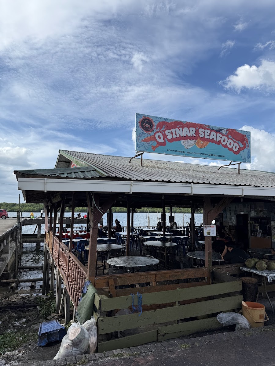 Q SINAR 1 SEAFOOD
