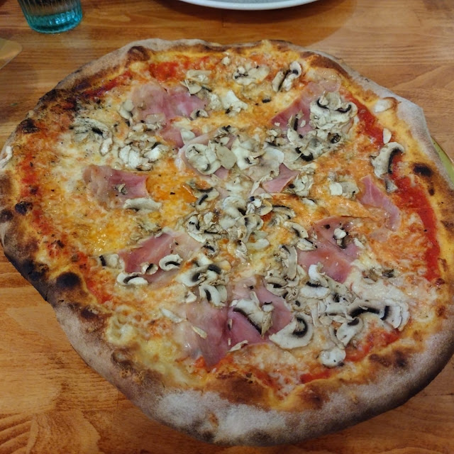 Ham and Mushrooms Pizza Yummm