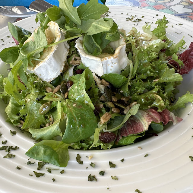 Ensalada de Frutos Secos Y Queso de Cabra