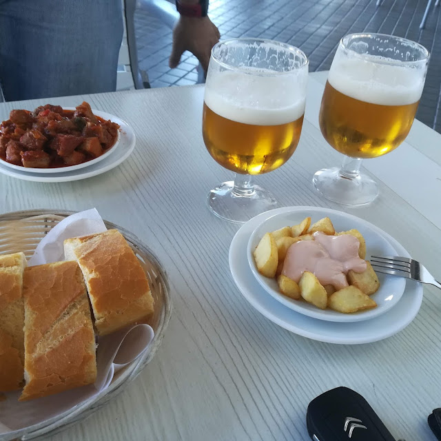Pinchos Batatas Bravas Y Rinones