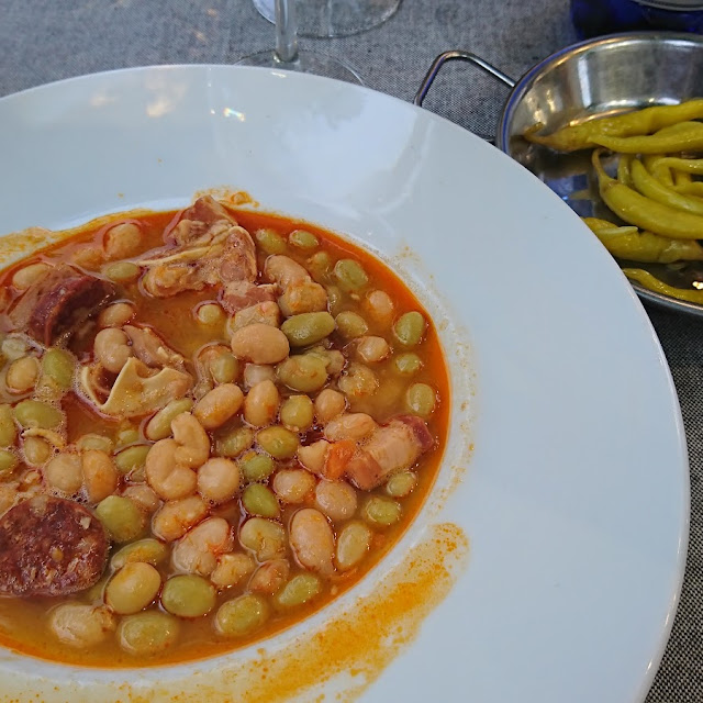 Pochas Con Chorizo Alubias Blancas