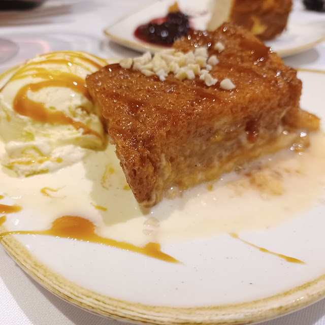 Torrija Caramelizada Con Helado de Vainilla