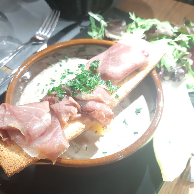 Pied de Cochon Sauce Gribiche