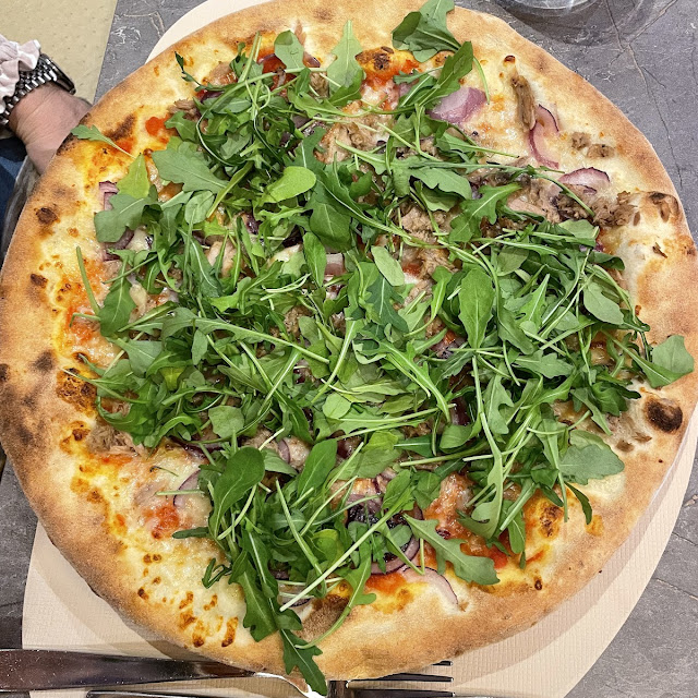 Pizza Mit Rucola