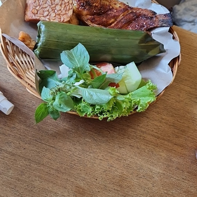 Nasi Timbel Ikan Bakar