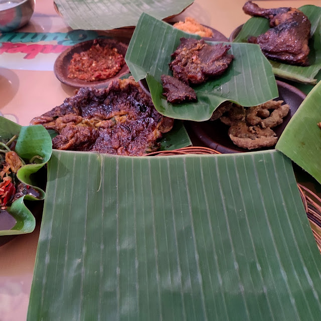 Bebek Goreng Tumis Kangkung Terong Goreng