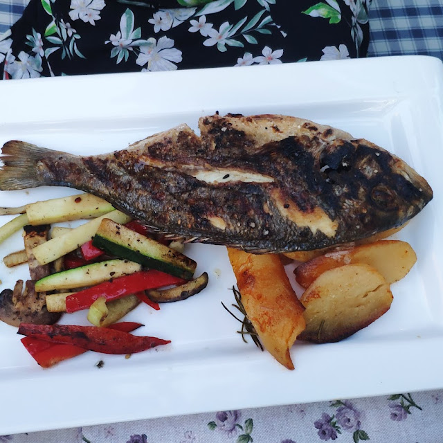 Gegrillte Goldbrasse