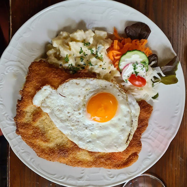 Hamburger Schnitzel Mit Kartoffelsalat