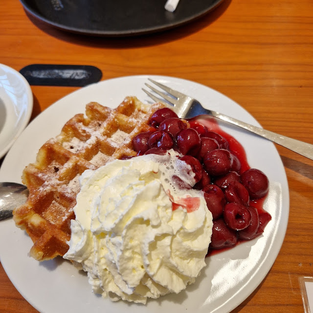 Waffel Mit Kirschen