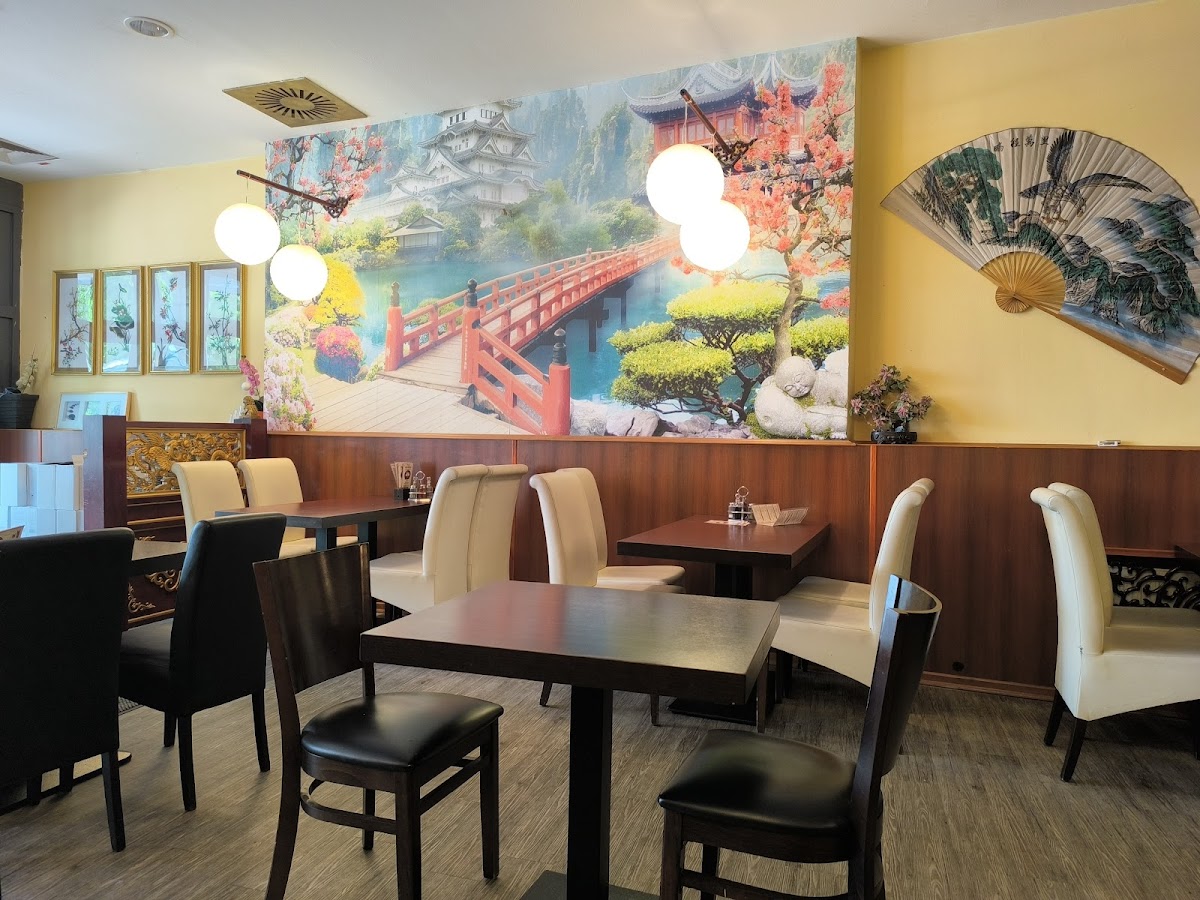 Hung's Asia Kitchen