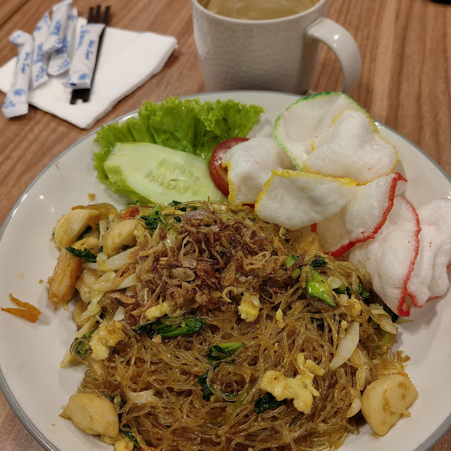 Bihun Goreng Spesial Tambah Telur