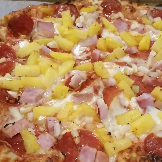 Hawaiian Pizza