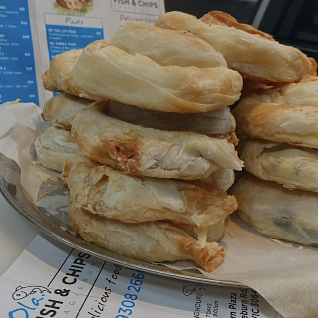 Pita Byreke with Onion and Tomato