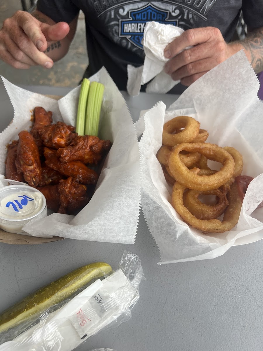 Skipper's River Cafe and Steamboat Marina