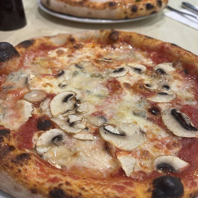 Pizza Funghi Gorgonzola