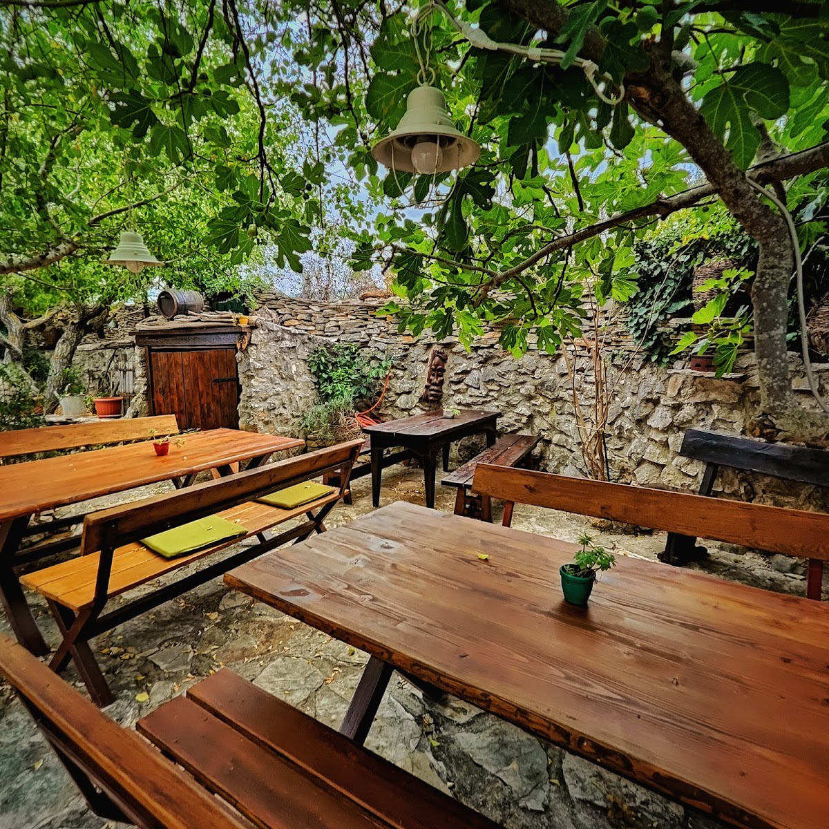 Dionis Restaurant
