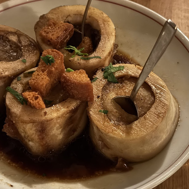 Os A Moëlle Et Son Bouillon de Boeuf