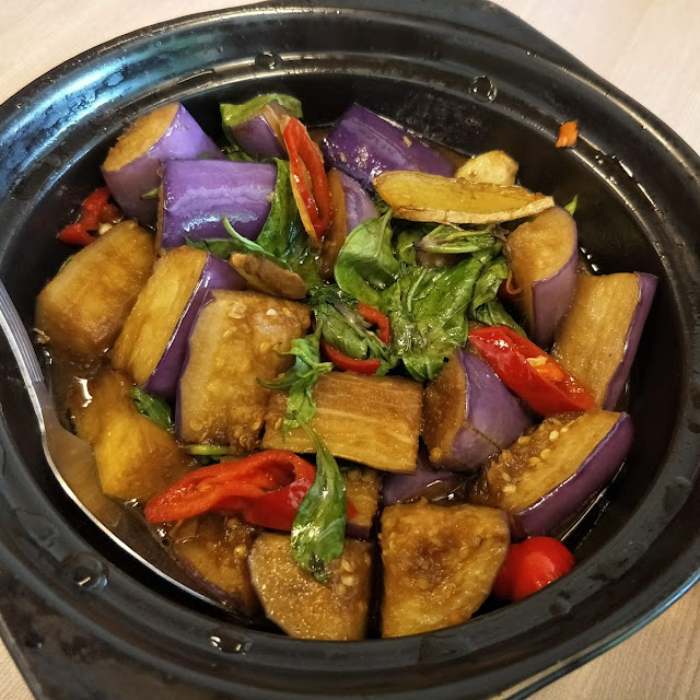 ds01 Claypot Prawn with Spicy Homemade Sauce