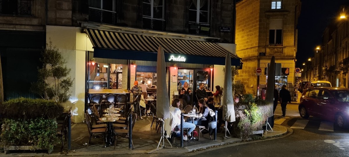 Bistro Poulette II Le bar à Homard