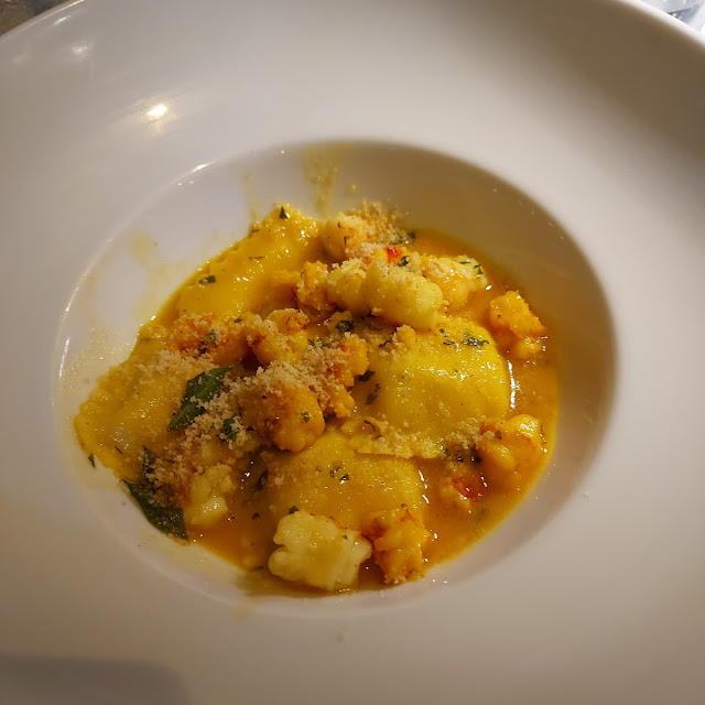 Ravioli Ripieni Di Scampi Con Sugo Di Gamberi E Zafferano