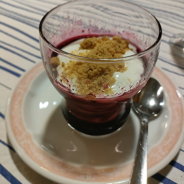 Yogur Con Mermelada