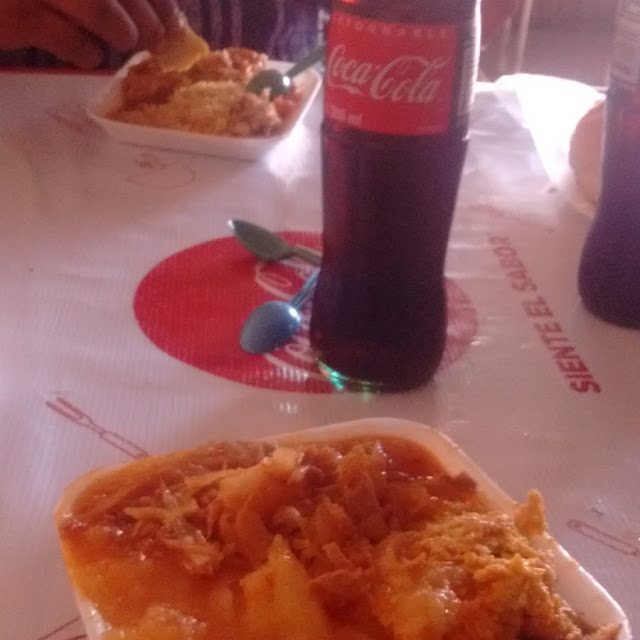 Huevos Con Chile Y Papas Con Tinga Y Una Coca-Cola