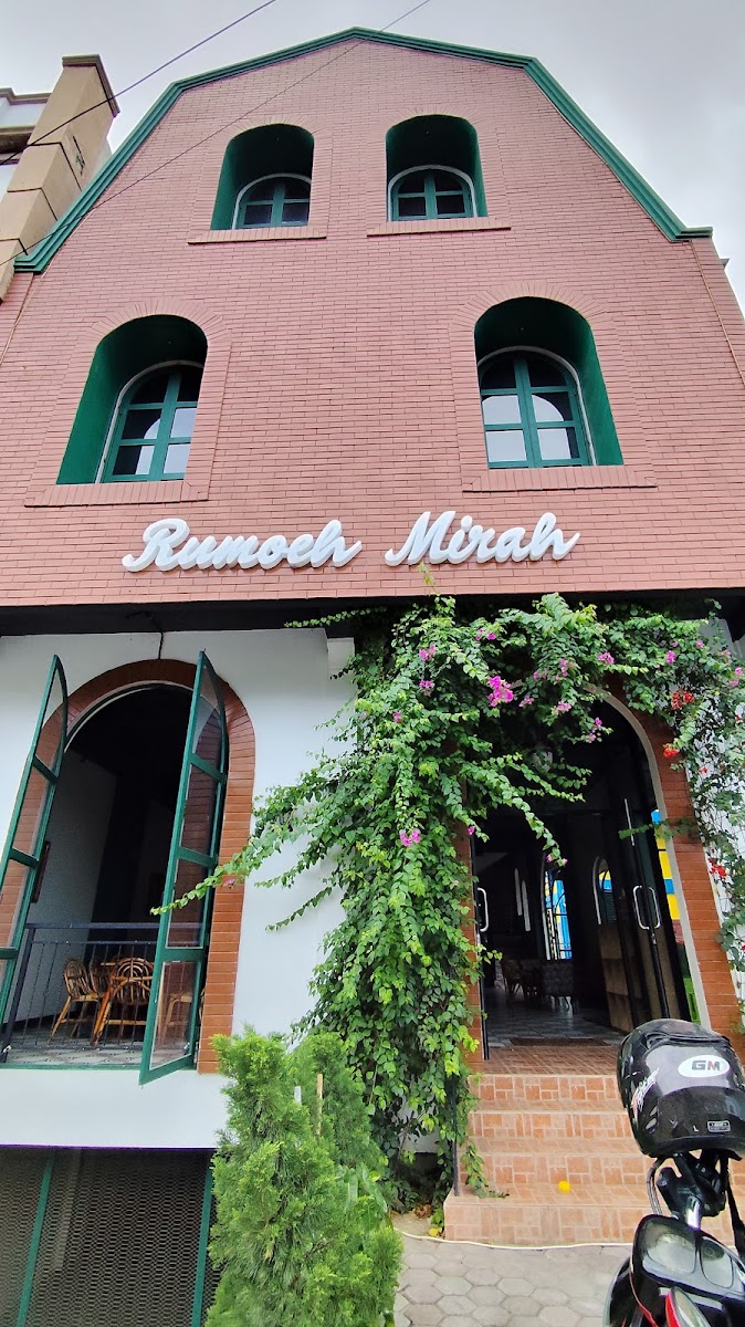 Rumoeh Mirah Coffee