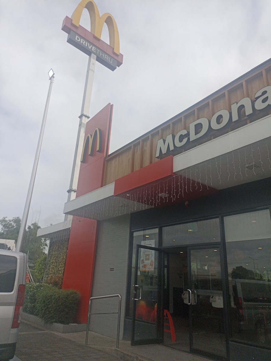 McDonald's Petron SLEX KM44 Nb