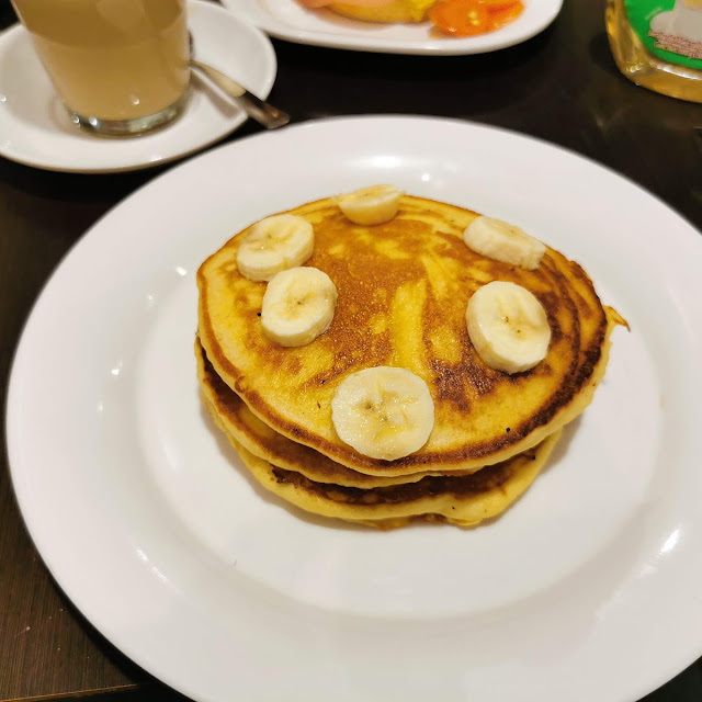 Hot Cakes Con Platano Y Miel