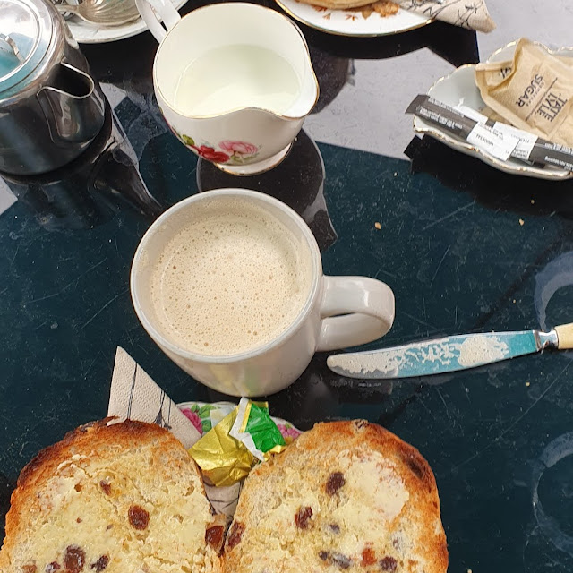 Toasted Tea Cakes with Butter