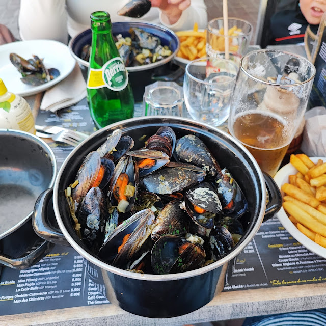 Moules Curry Pommes Flambée Au Calva