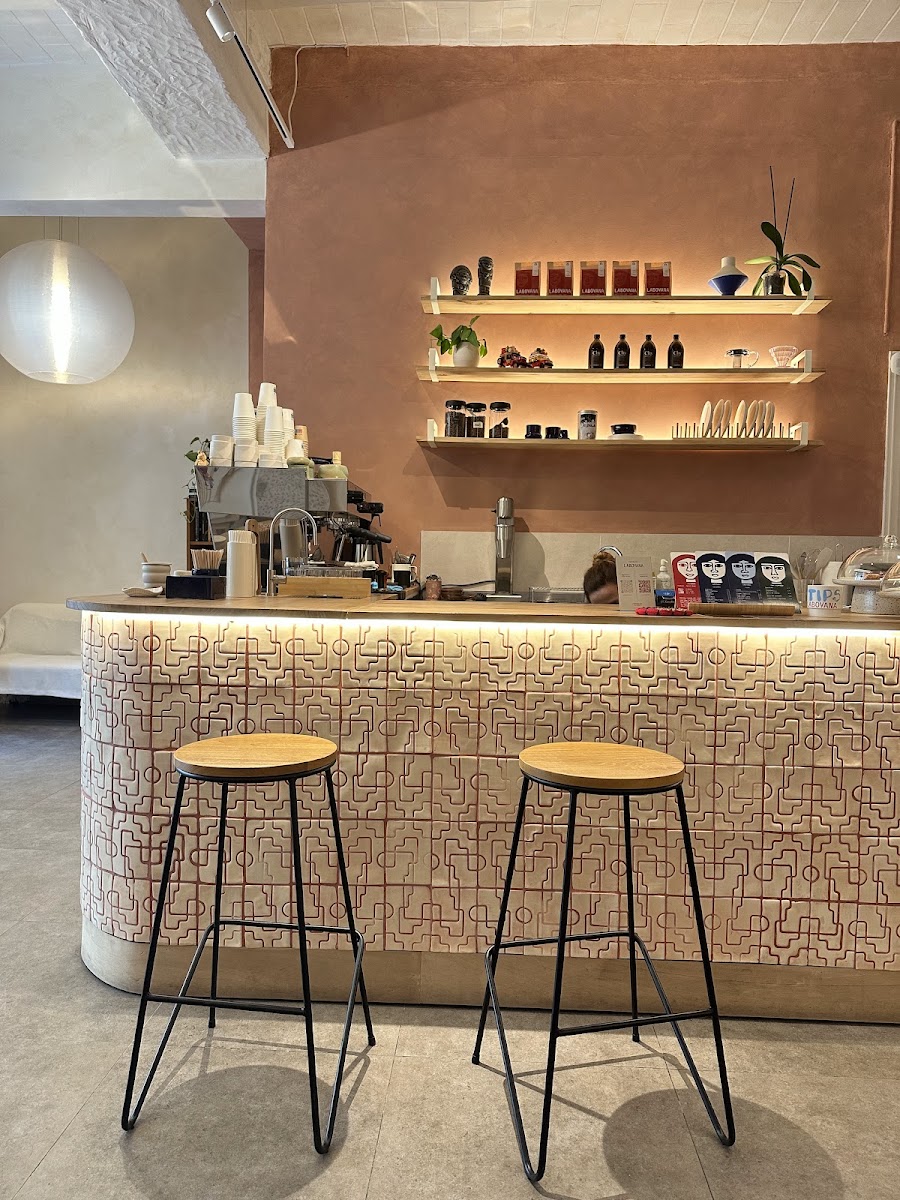 Laboyana Café