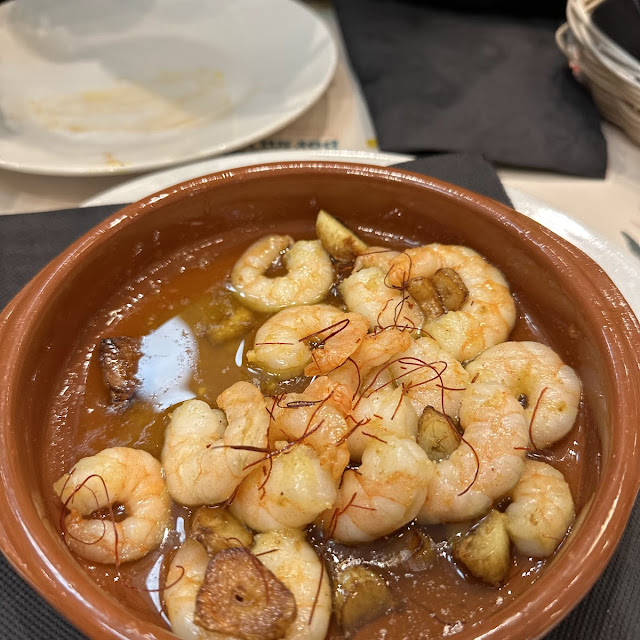 Langostinos Pilpil Con Curry Rojo